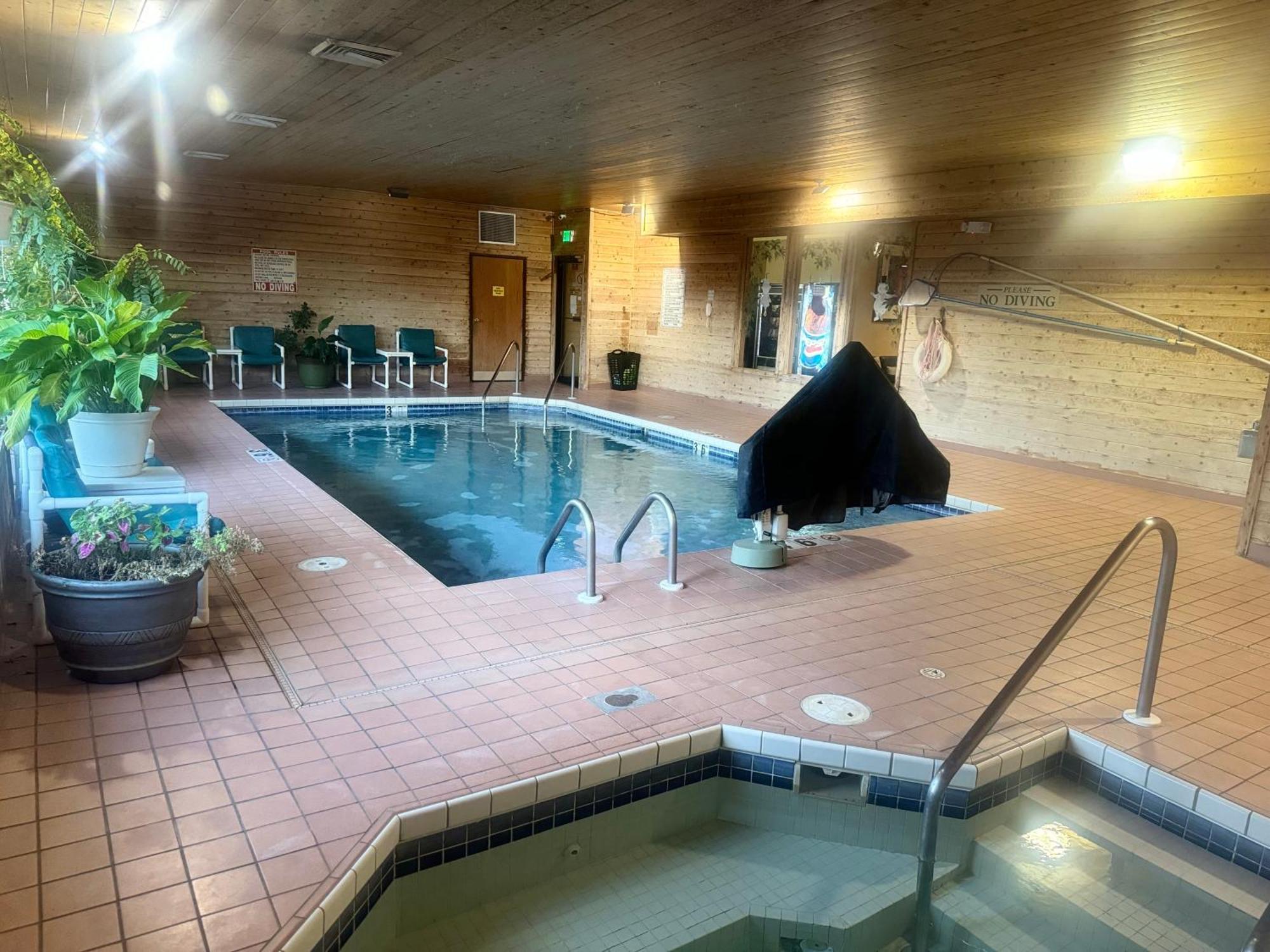 Super 8 By Wyndham Sparta Eksteriør billede